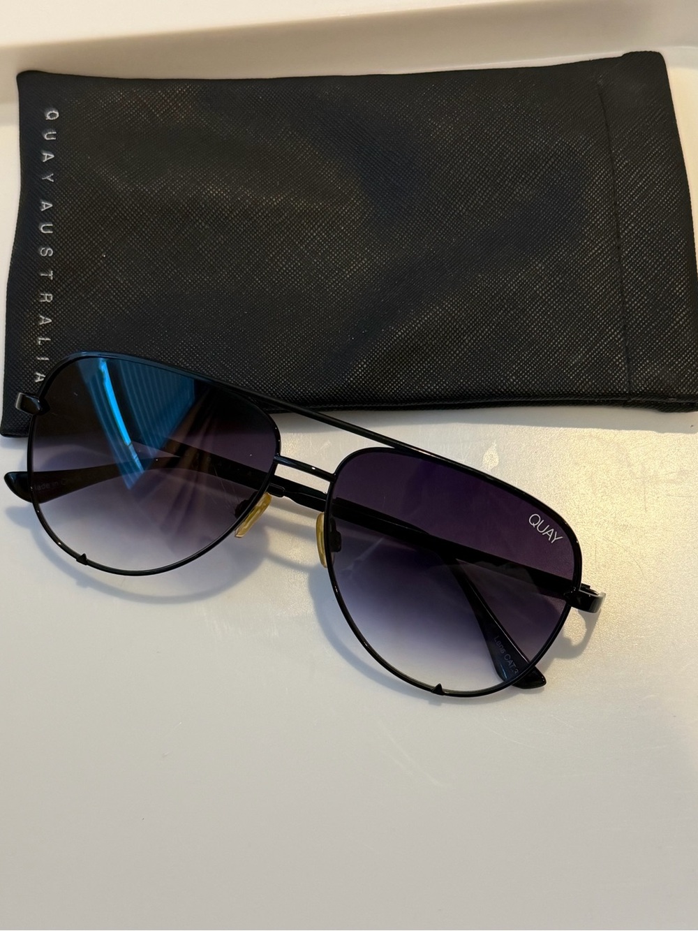 Used. Mint Condition. Quay Sunglasses with. case. Model High Key Mini